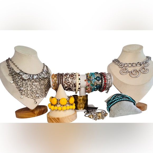 Source Unknown Jewelry - Necklace and Bracelet Bundle 28 pc Lot